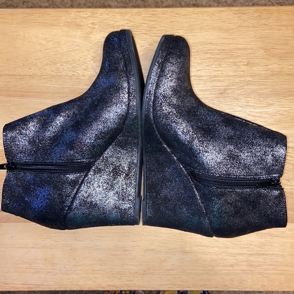 NWOT Rampage Julee Desert Wedge Booties Black/Silver - Picture 2 of 9